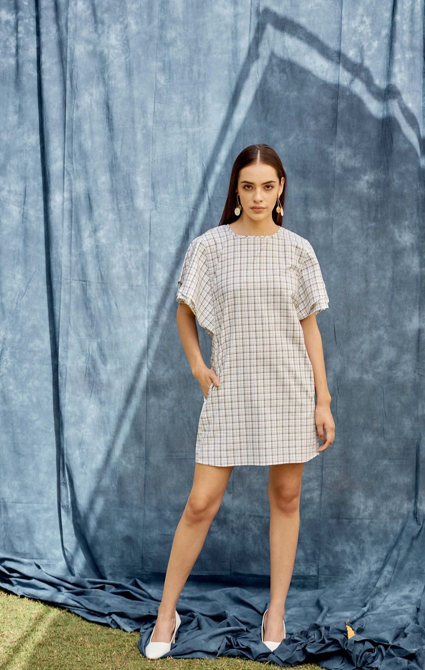 Stand out checked layered ruffled sleeves knee length dress