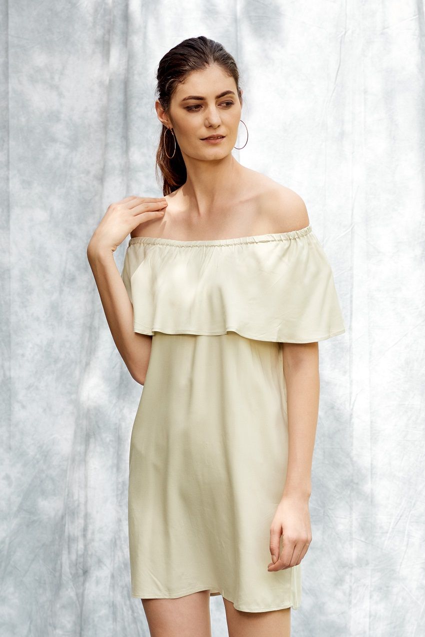 Off shoulder beige short dress with hidden pockets