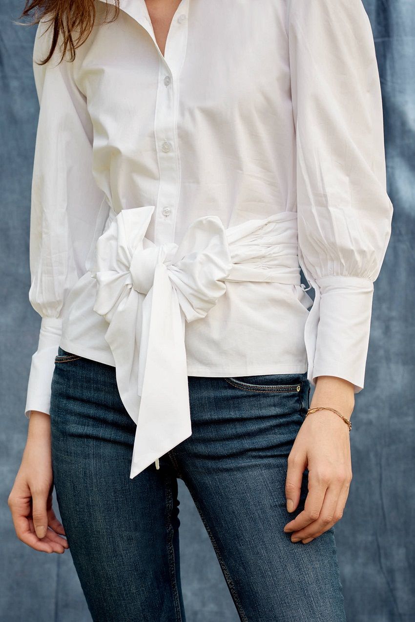 Conscious front tie, gathered shoulders, belted shirt