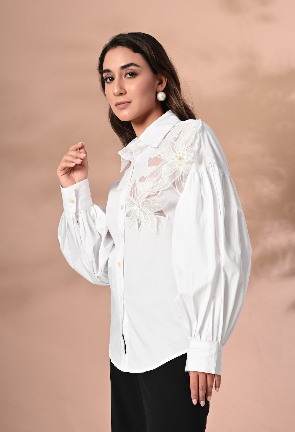 Anysa Signature white shirt with floral detailing