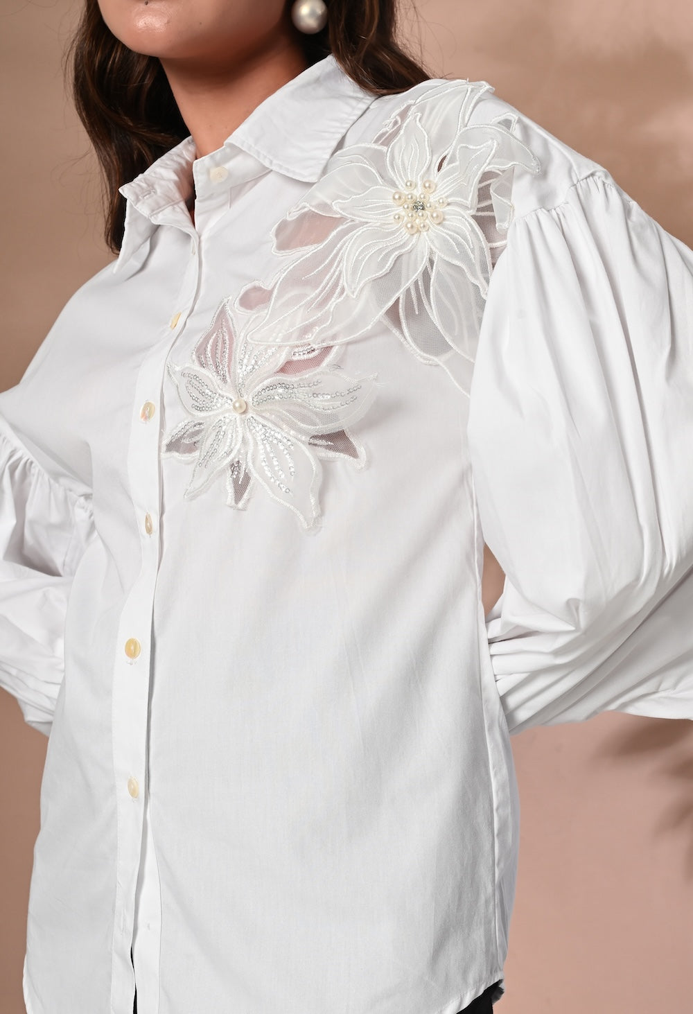 Anysa Signature white shirt with floral detailing